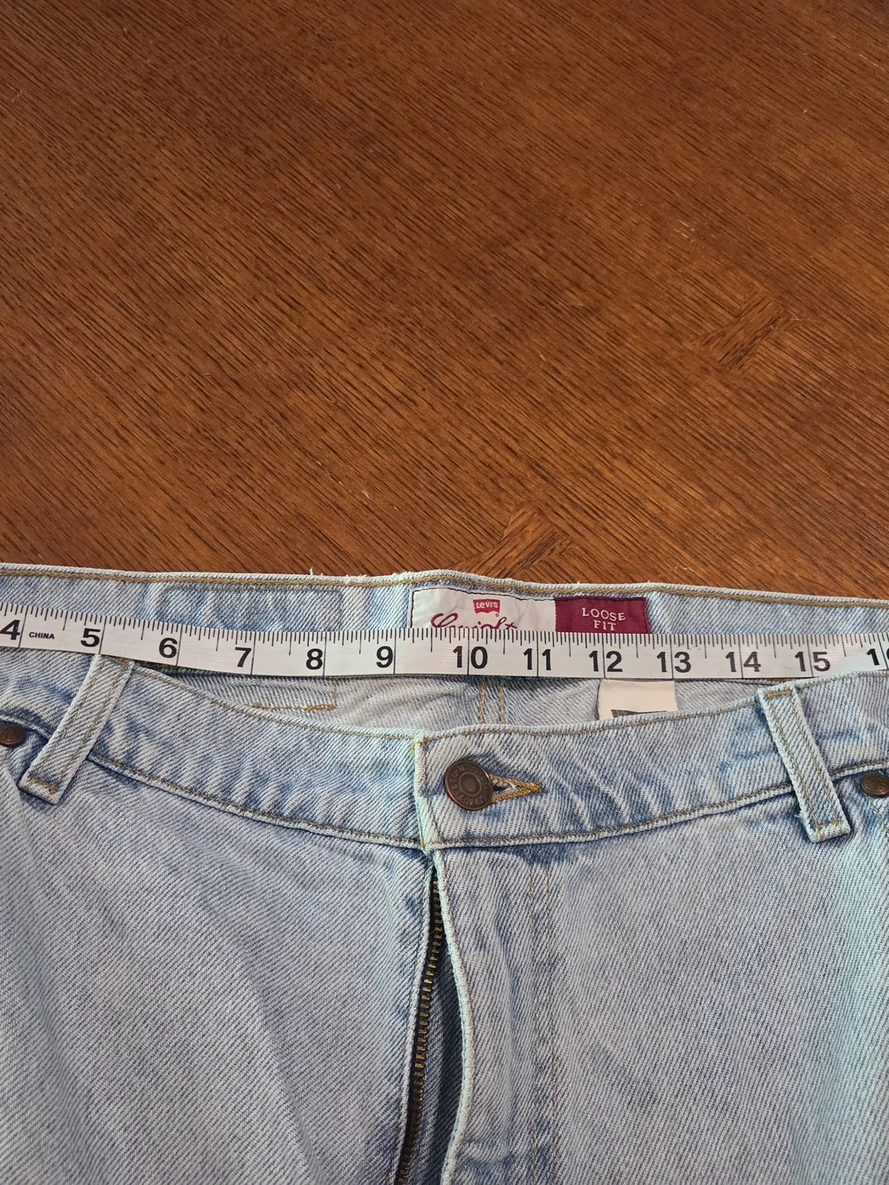 Levi's Signature Loose Fit Light Wash Jeans